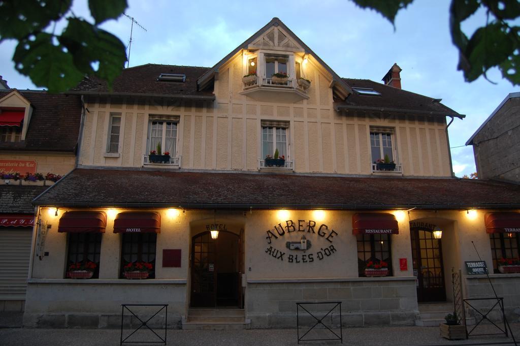 Aux Bles D'Or Hotel Pierrefonds Luaran gambar