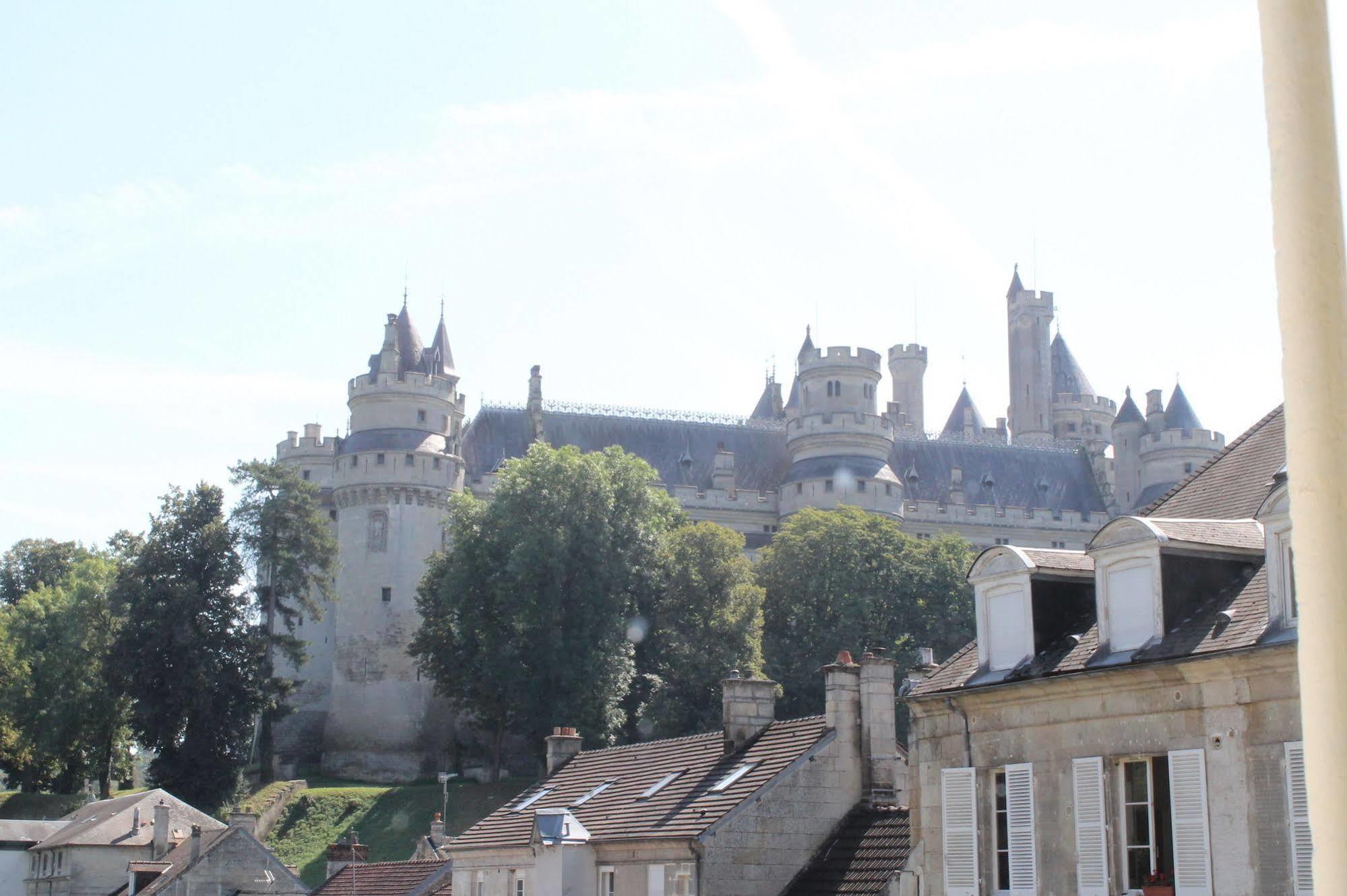 Aux Bles D'Or Hotel Pierrefonds Luaran gambar